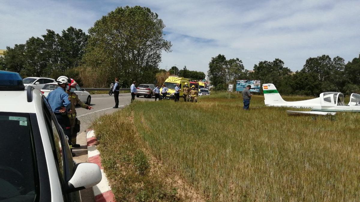 Dos ferits lleus en aterrar d&#039;emergència un ultralleuger a Igualada