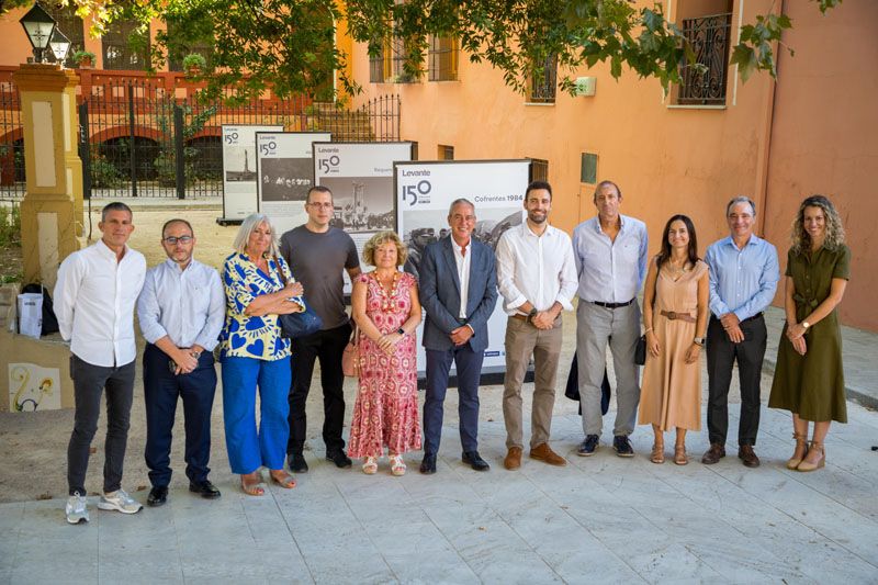 Inauguración de la exposición del 150 aniversario de Levante-EMV en Requena