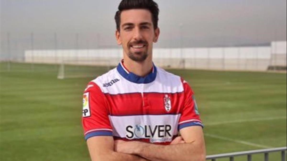 Isaac Cuenca, en su etapa como jugador del Granada.