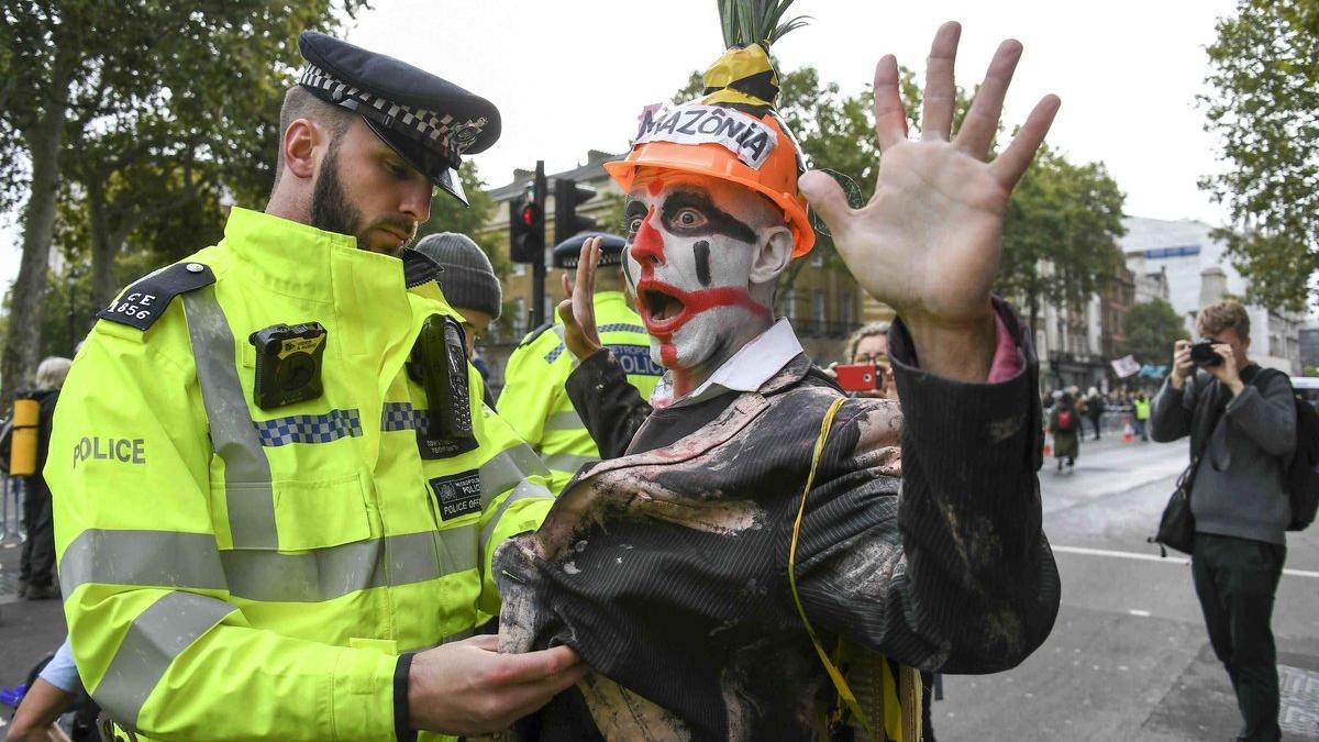 Cerca 200 detenidos por &quot;rebelión internacional&quot; por crisis climática