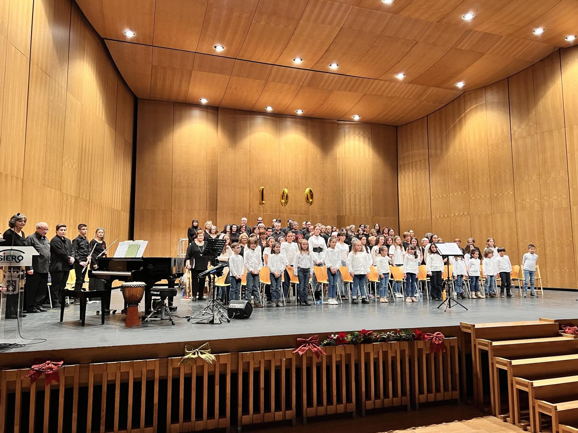Siero Musical sopló las velas en el Teatro Auditorio de Pola de Siero