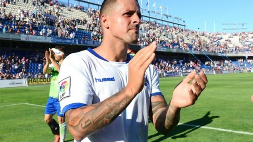 Lío por el catalán entre un hospital de Girona y el jugador del Tenerife Vitolo