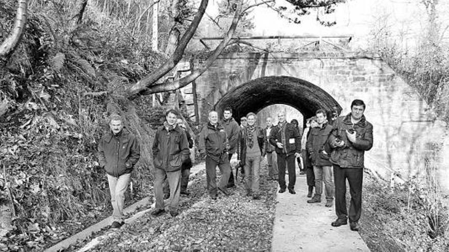 Participantes en la visita del Cluster de Turismo de Asturias, en las instalaciones del Ecomuseo del Valle del Samuño.