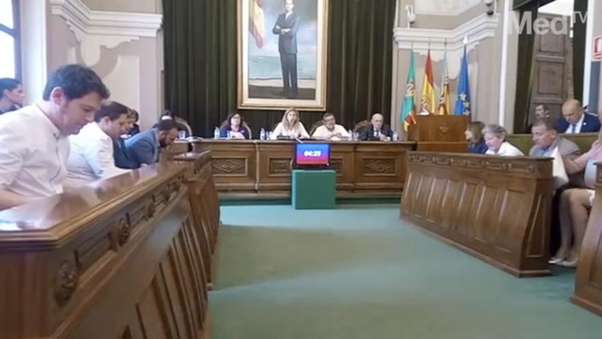 El pleno rechaza paralizar la oposición a director de la banda de Castellón