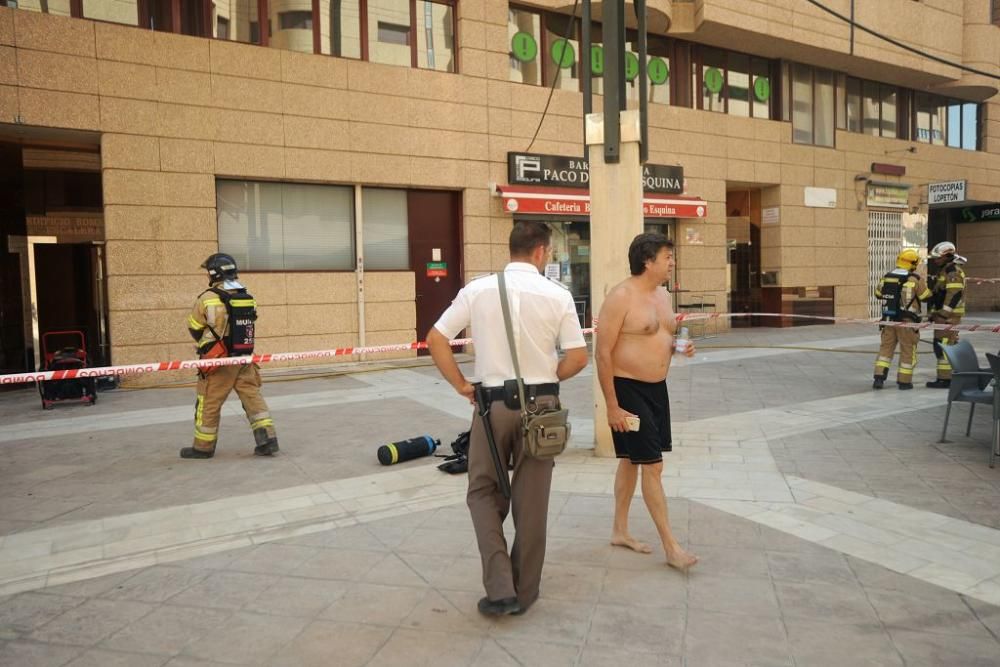 Los bomberos de Murcia, luchando contra el fuego c