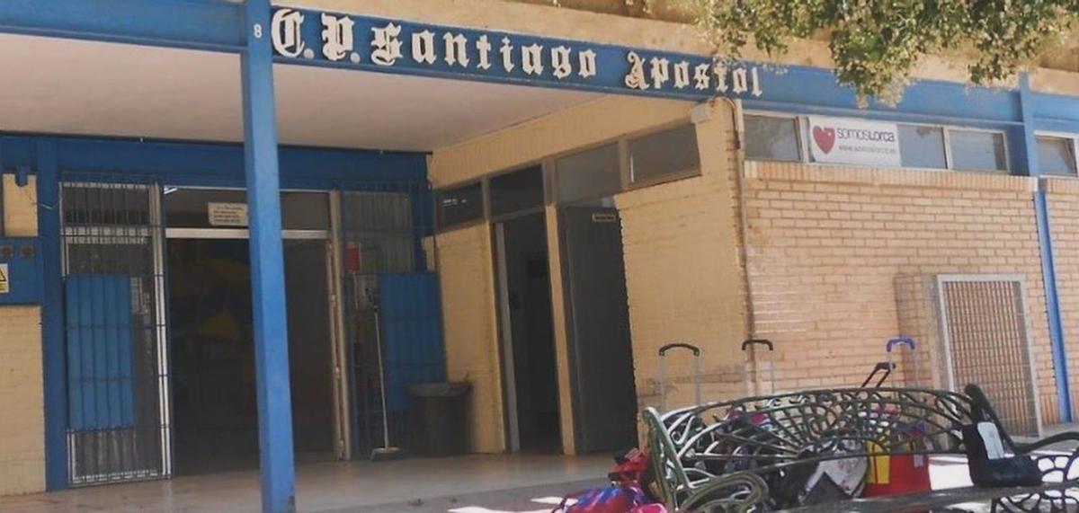 La Unión renovará las puertas interiores de los colegios de Portmán y El Garbanzal