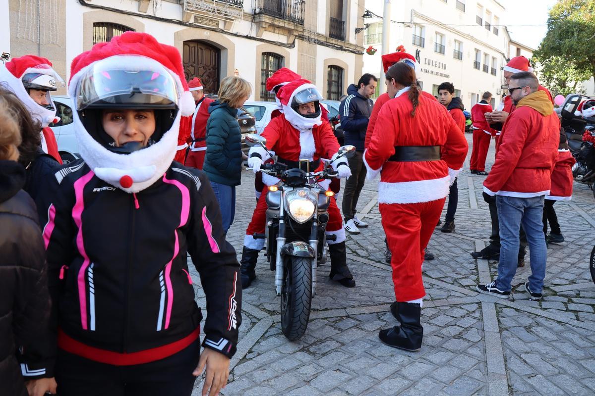 Fotogalería | Así fue la 'Papanoleada' motera de Arroyo de la Luz