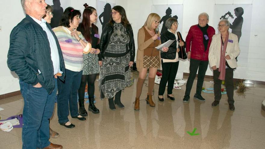 Momento de la inauguración de la muestra. |  JUAN HIGUERAS