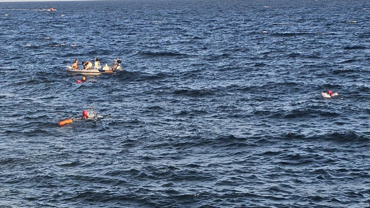 Rescate en Puerto Rico: dos personas salvadas tras hundirse una zodiac en Mogán