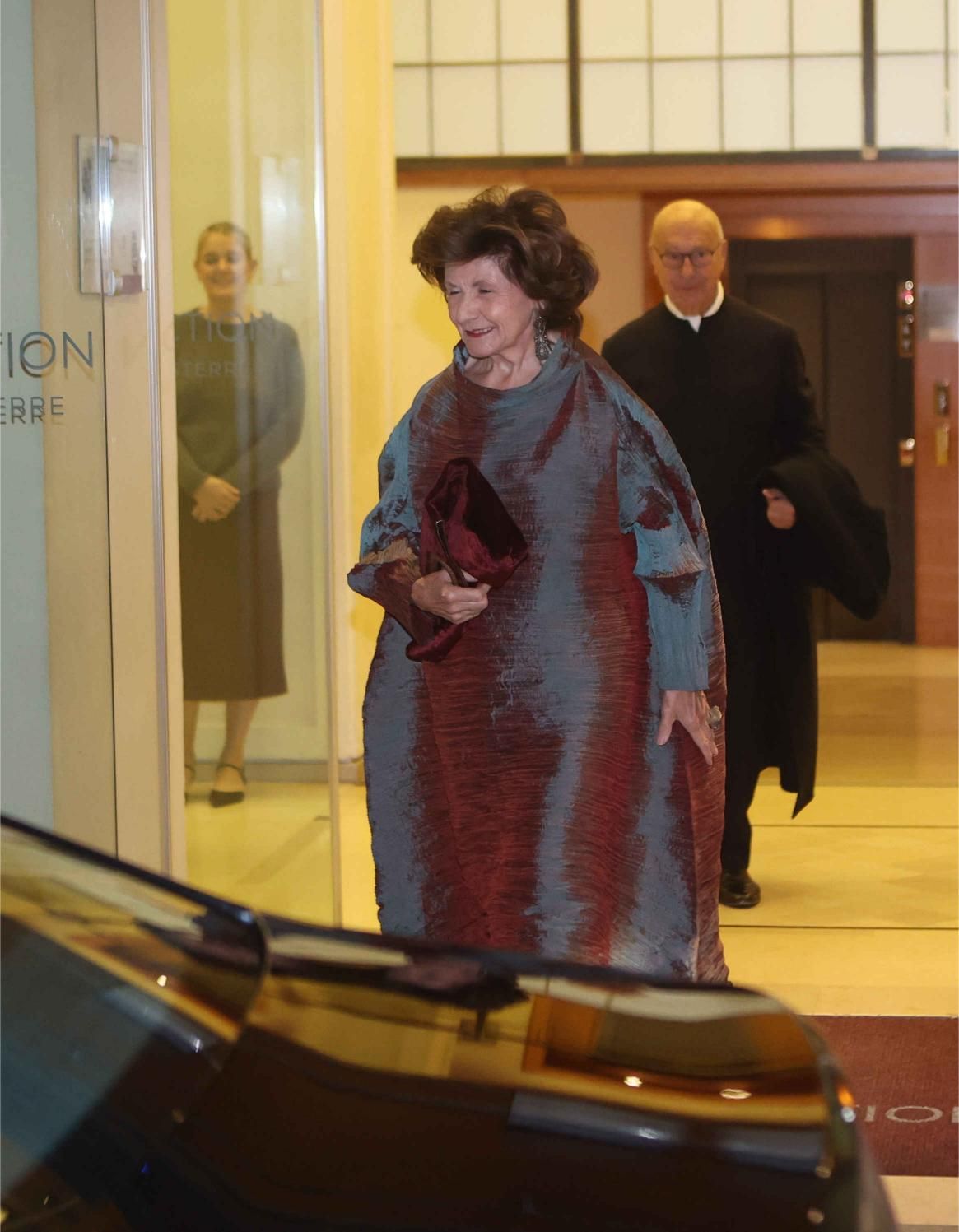 Las autoridades de A Coruña visitan la exposición 'Irving Penn: Centennial' con Marta Ortega