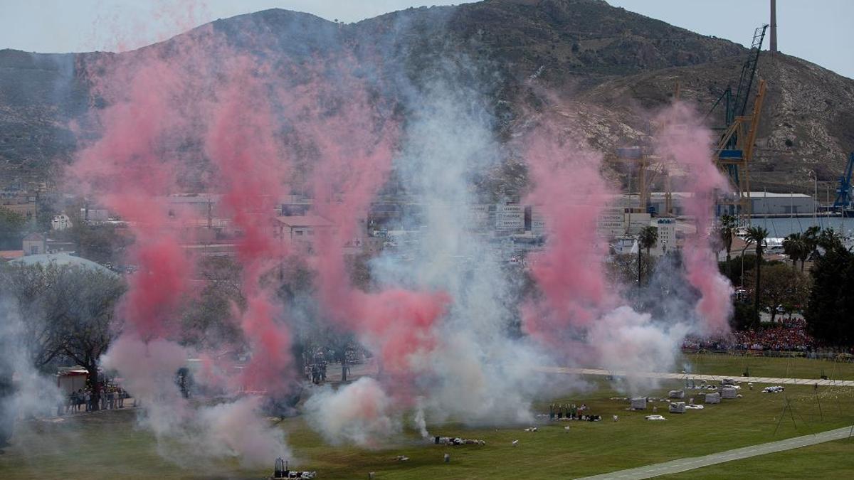 Mascletá en el parque de la Cuesta del Batel
