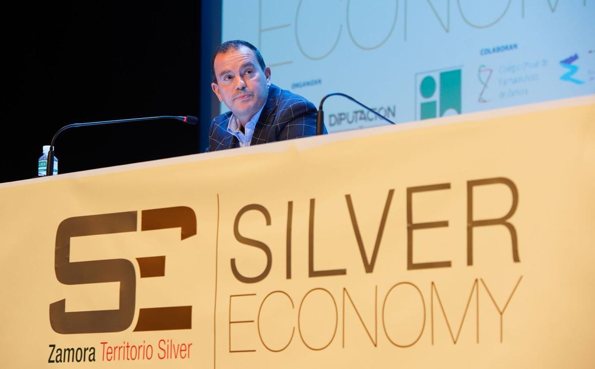 Presidente de la Diputación de Zamora Francisco Requejo en la presentación del proyecto Silver Economy