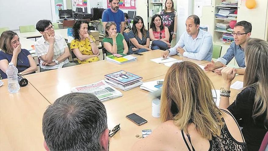 Consensúan la ampliación del colegio Sant Vicent de la Vall