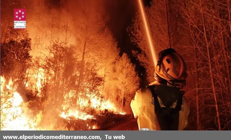 Todos contra el fuego en la Serra d’Espadà