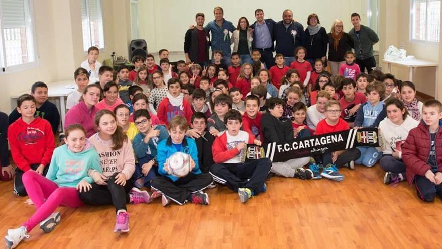 El club reparte 450 entradas en los centros escolares Pipiripao y Ciudad Jardín.