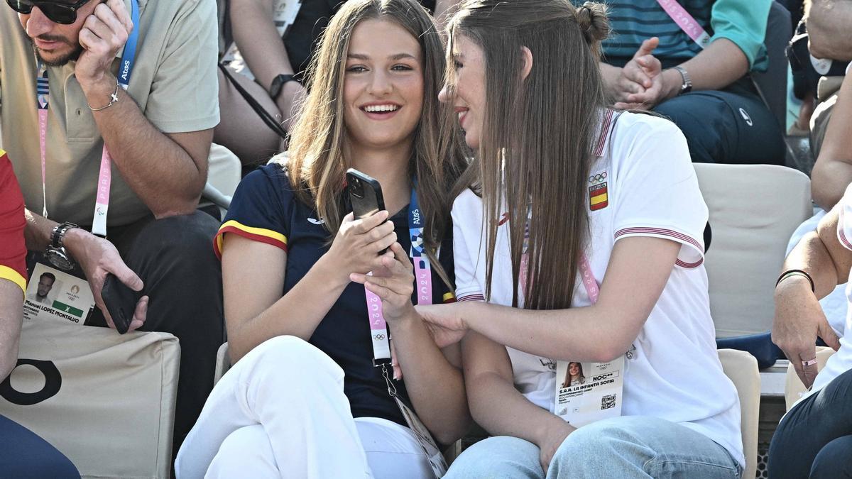 Las fotos de la princesa Leonor y la infanta Sofía que han revolucionado el Instagram de la Casa Real