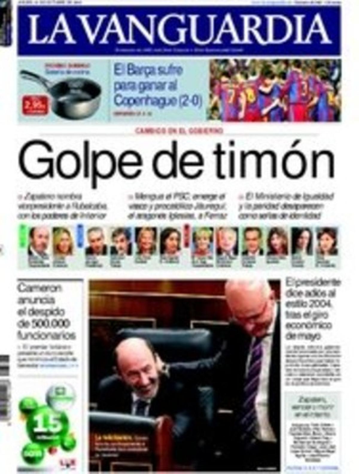 ’La Vanguardia’ també explica a dins que els editors i les TV privades demanen corregir la reforma de la llei electoral pel que fa a la limitació de la publicació d’enquestes i l’extensió dels blocs informatius electorals. També que l’atur i la falta de liquiditat disparen l’execució de vivendes --27.561 el primer trimestre de l’any, segons Moody’s-- i que el cost dels bons de la Generalitat és molt superior a la mitjana europea.
