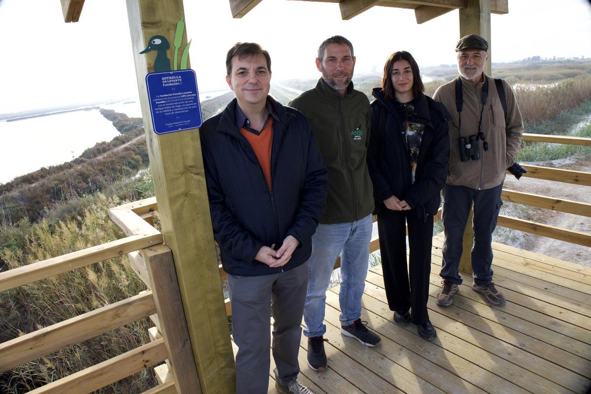 Representantes de Fundación Estrella Levante, ANSE y El Hondo, en el Parque Natural