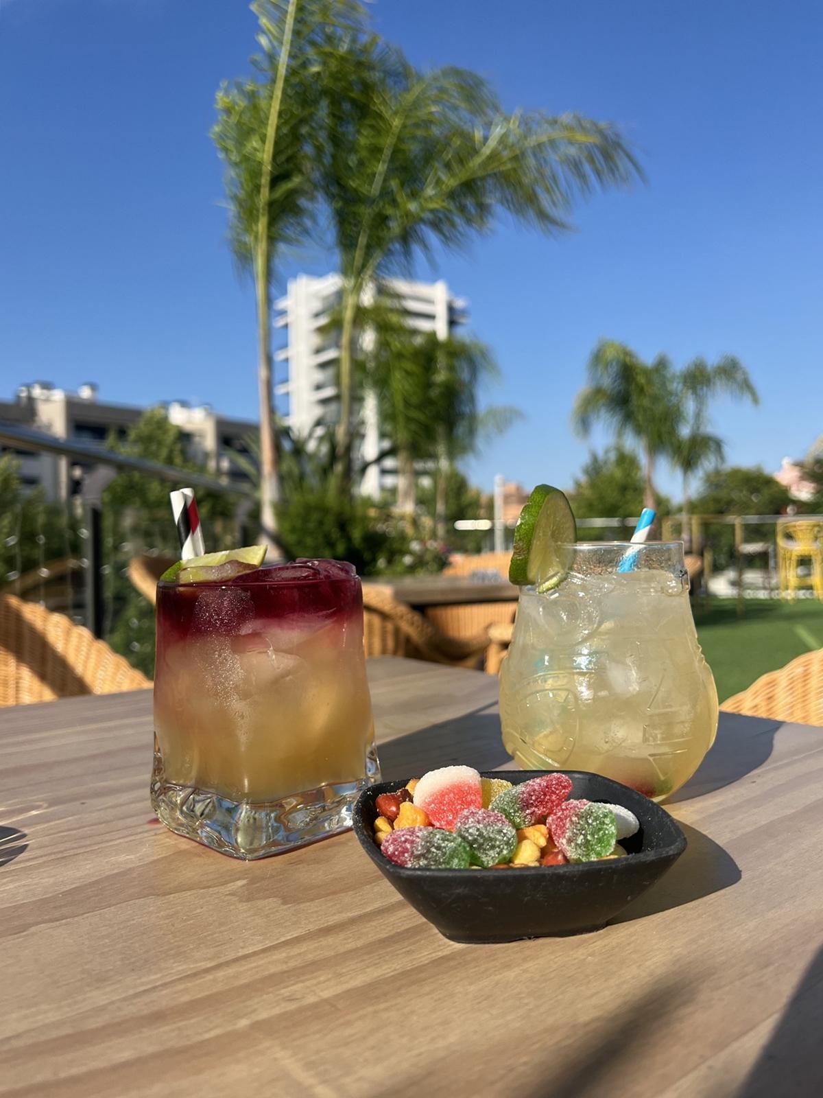 Exquisitos cócteles para disfrutar del terraceo en Kon-Q.