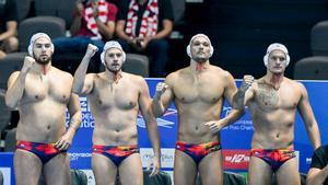 Jugadores de la selección española de waterpolo durante el partido por el bronce