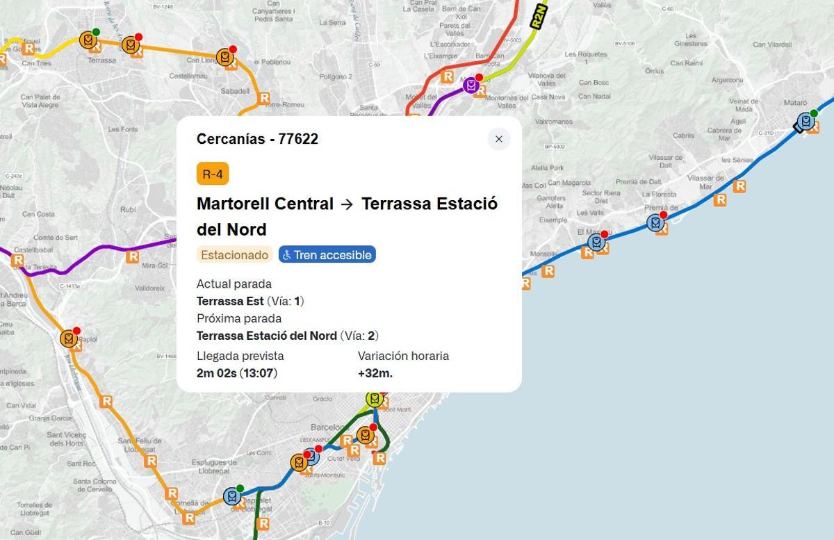 Tren que circula con 32 minutos de retraso por la R4 en dirección Terrassa Estació del Nord.