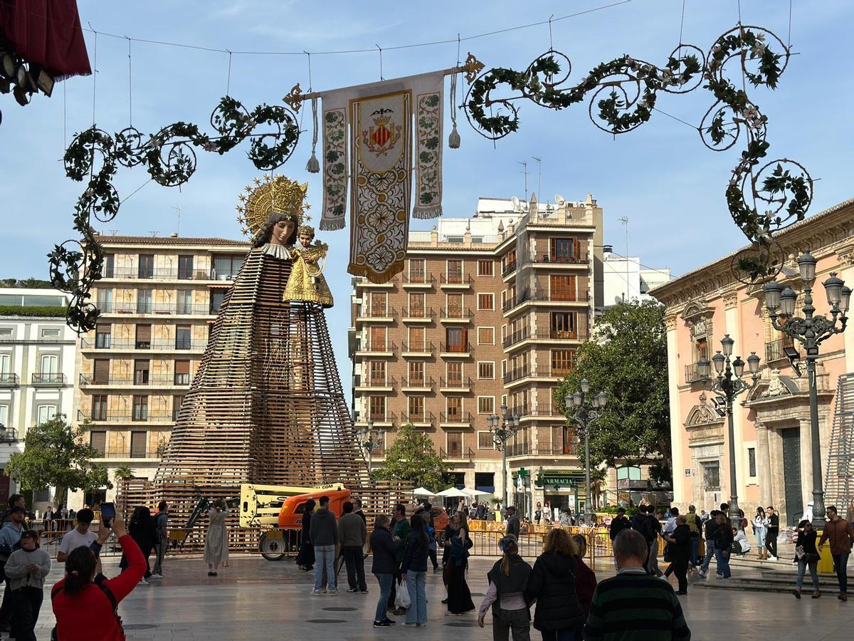 Así es la decoración de los monumentos para la Ofrenda de las Fallas 2026