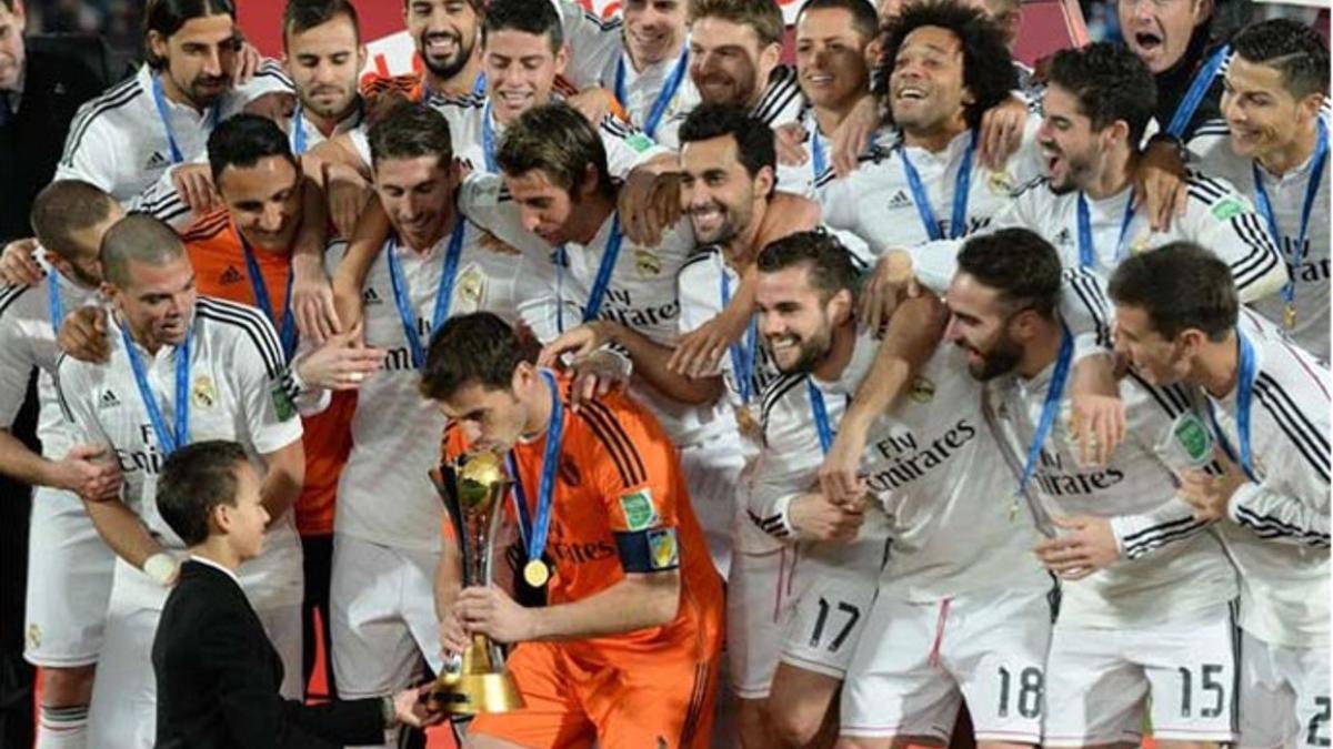 La plantilla del Real Madrid celebra la conquista del Mundial de Clubes 2014