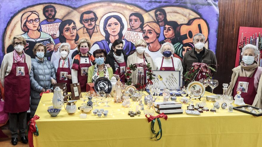 El rastrillo misionero del Corazón de María: "Un precio pequeño para una labor muy grande"