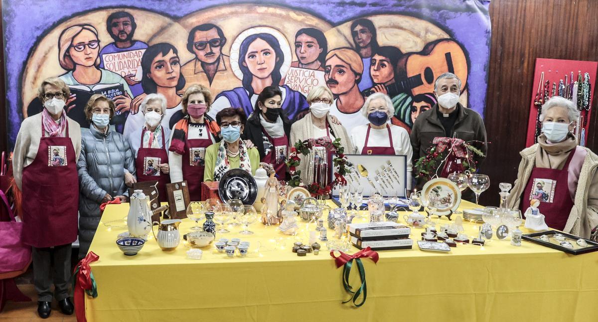 Geli García, Lali González, Margarita Rodríguez, Mari Paz Nachón, María Victoria García, Rafi Díz, Rosa María Gómez, Miguel Ángel Niño e Isabel Suárez