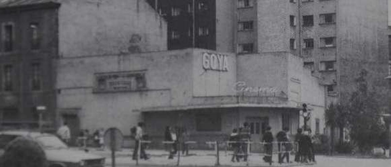 El Cinema Goya, frente al paseo de Begoña.