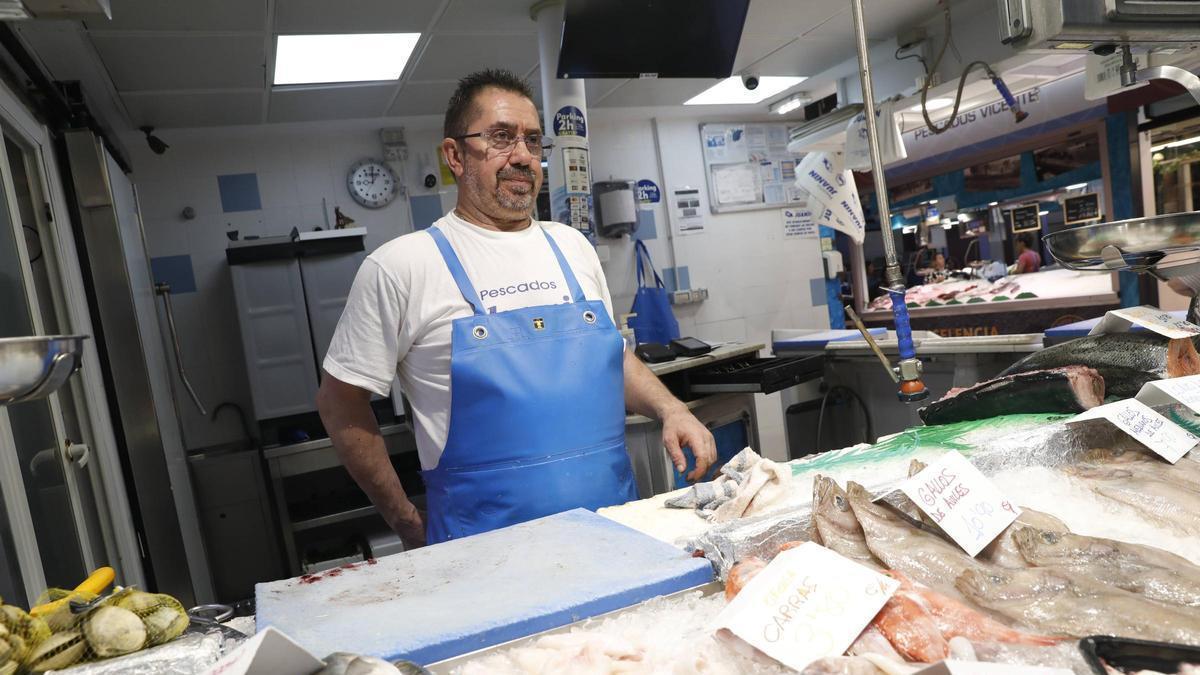 Juan Manuel Ferrero en su puesto de trabajo.