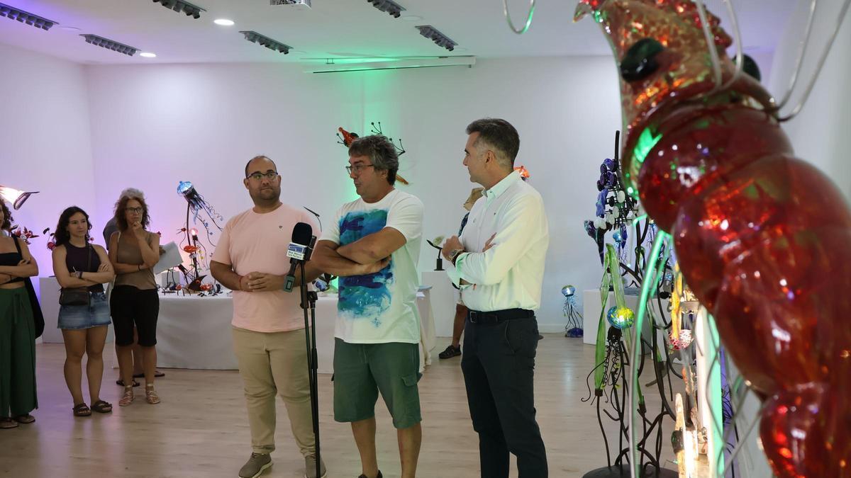 El escultor Flippy durante la inauguración de la exposicición ‘Neptuno’.