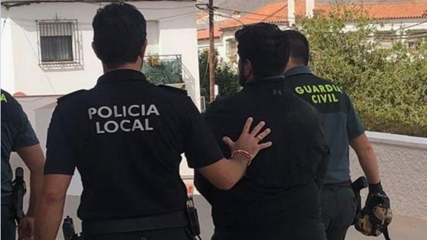 Detenido tras ser sorprendido robando en una vivienda de Casabermeja