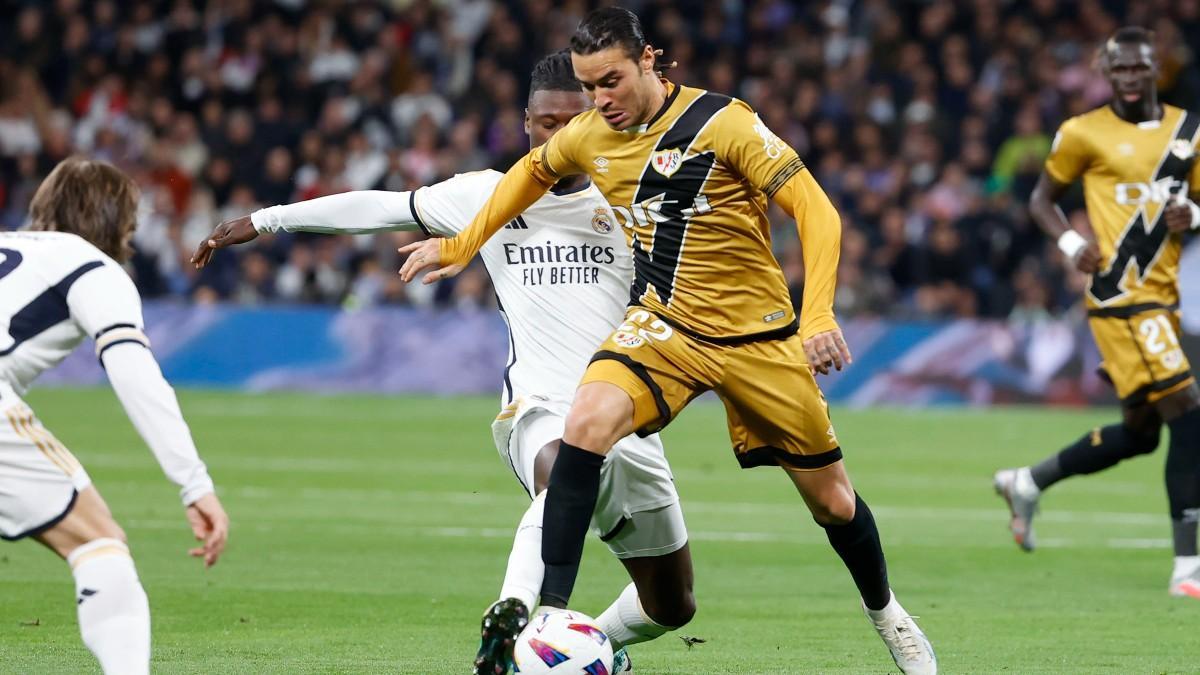 RDT disputa la posesión con Camavinga