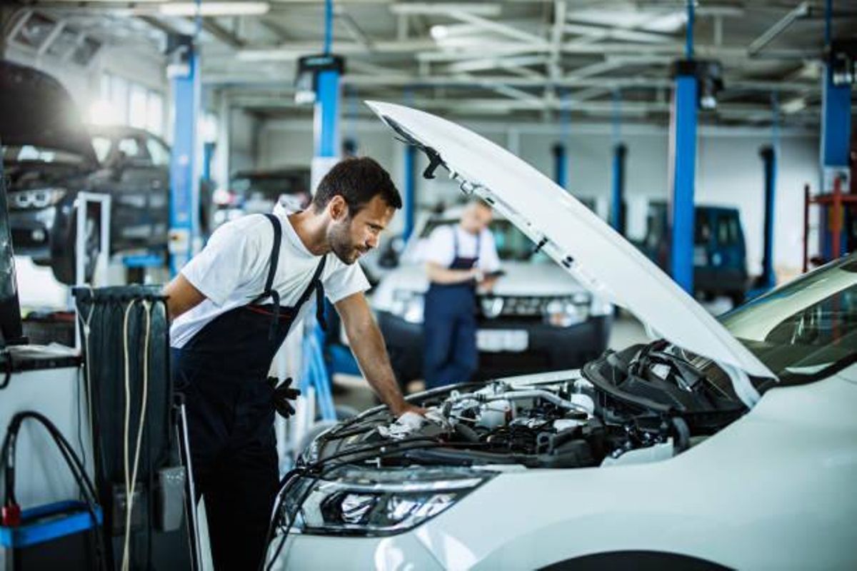 Realizar un mantenimiento periódico al coche