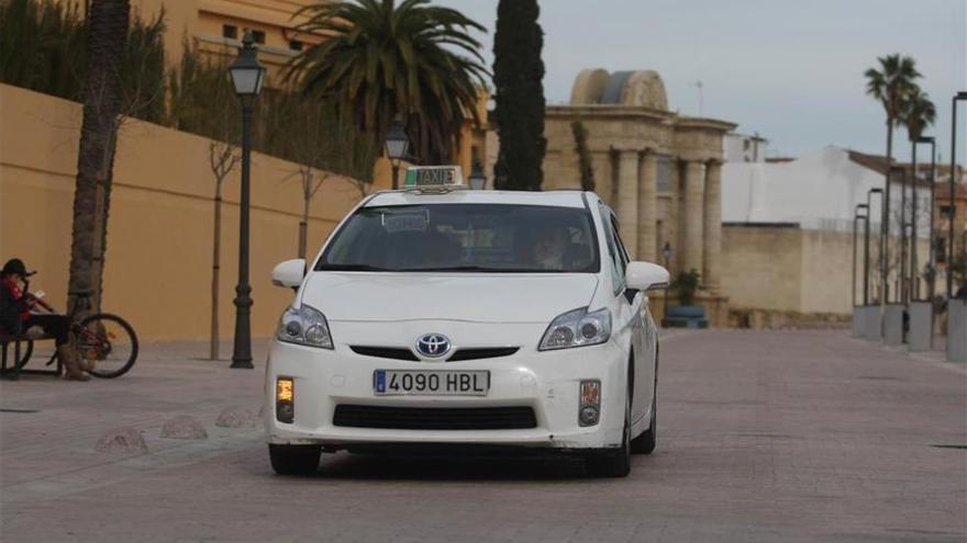 El Ayuntamiento habilita una parada de taxis especial en la Avenida del Alcázar