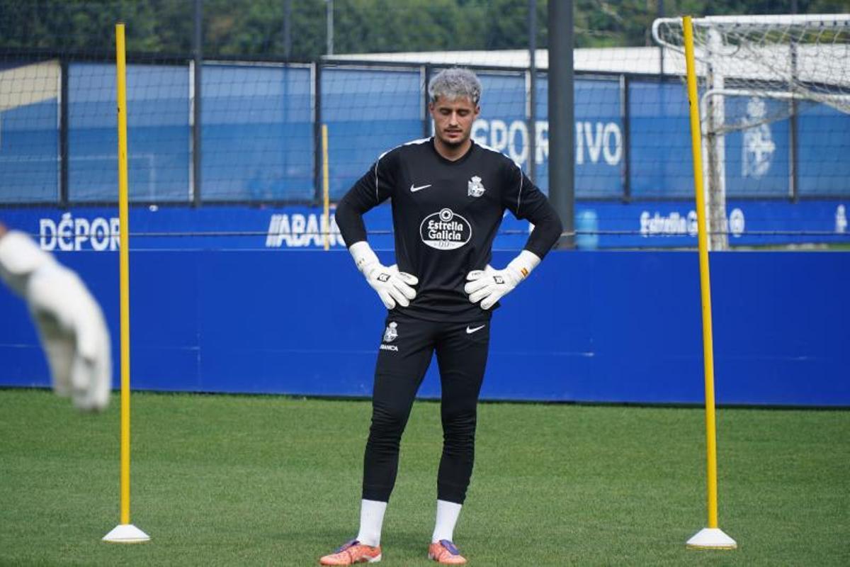 El Deportivo regresa al trabajo en Abegondo: primeras imágenes sobre el césped con los nuevos fichajes