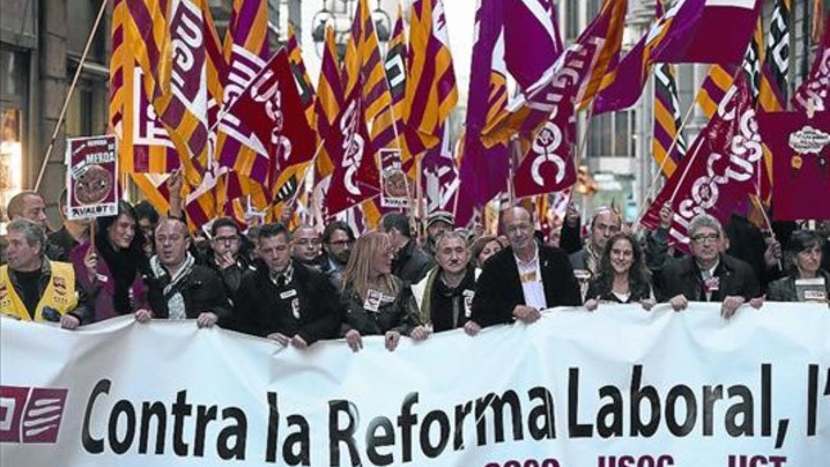 Reacción sindical 8Manifestación contra la reforma laboral en Barcelona.