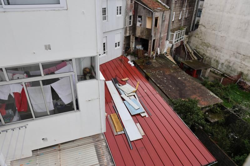 Clamor vecinal en Teis por los problemas de humedad desde el edificio contiguo
