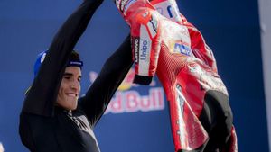 Márquez homenatja Messi i acaricia el novè títol mundial