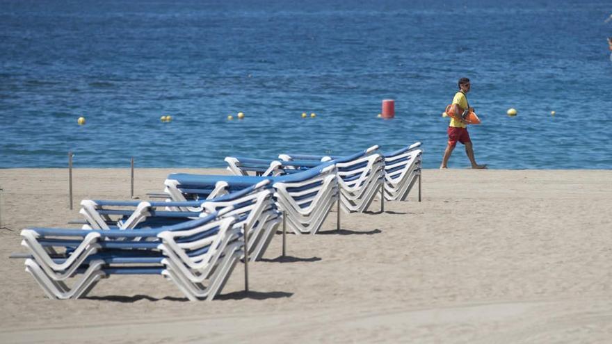 Una playa sin usuarios en Tenerife.