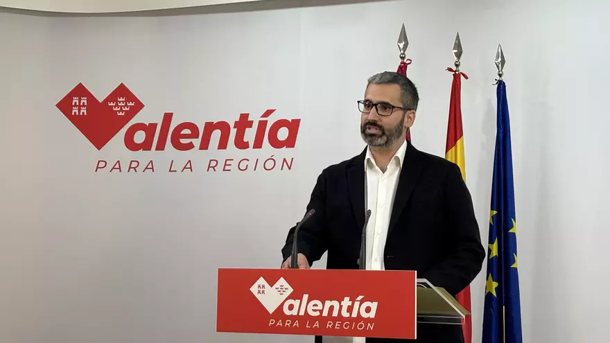El PSOE de Murcia pide a López Miras que rompa su acuerdo con Vox y le tiende la mano para un pacto "sin condiciones"