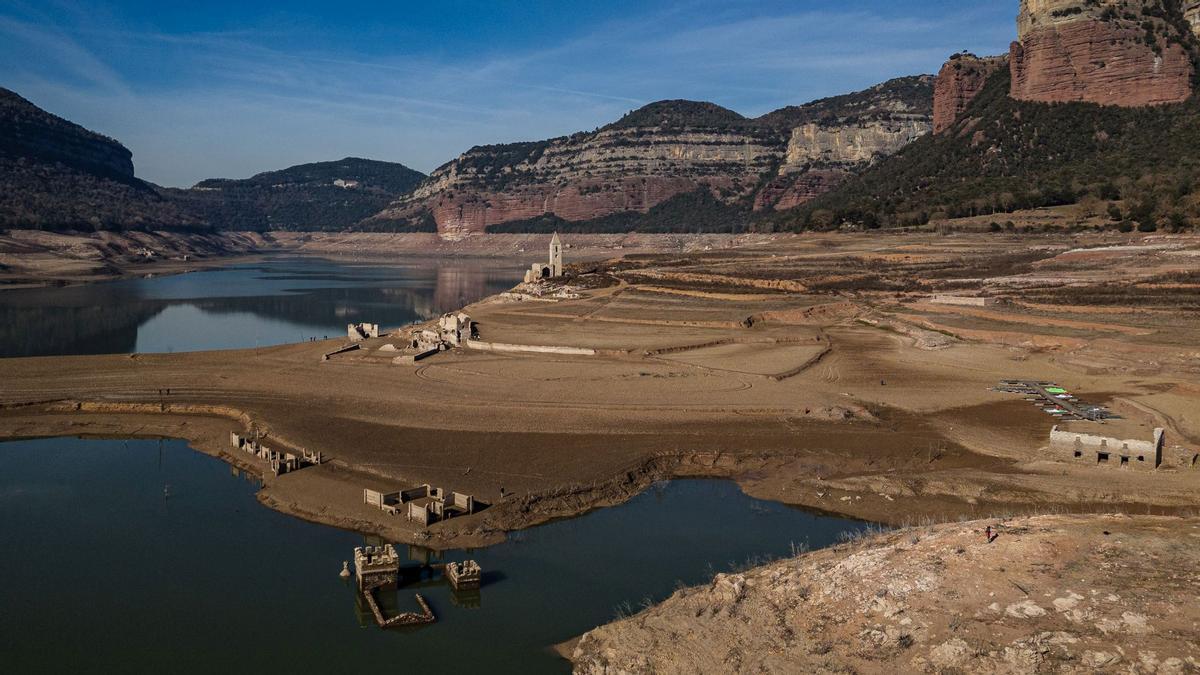 El pantano de Sau a vista de dron.