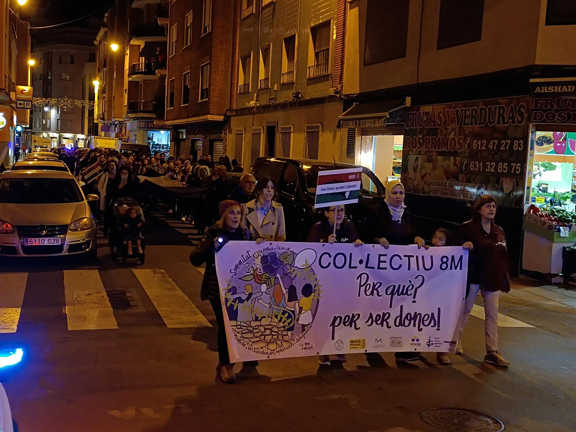 Una manifestación clama en Alzira contra la violencia machista