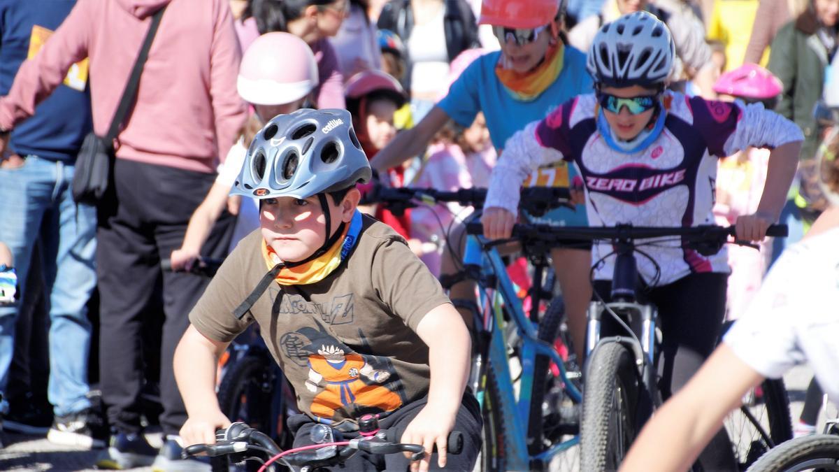 V Marcha Sobre Ruedas Contra el Cáncer Infantil de Monesterio V Marcha Sobre Ruedas Contra el Cáncer Infantil de Monesterio