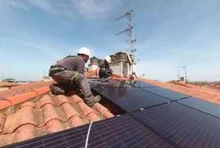 El ERE de SolarProfit al 90% de su plantilla en España provoca el cierre de su sede en Arteixo