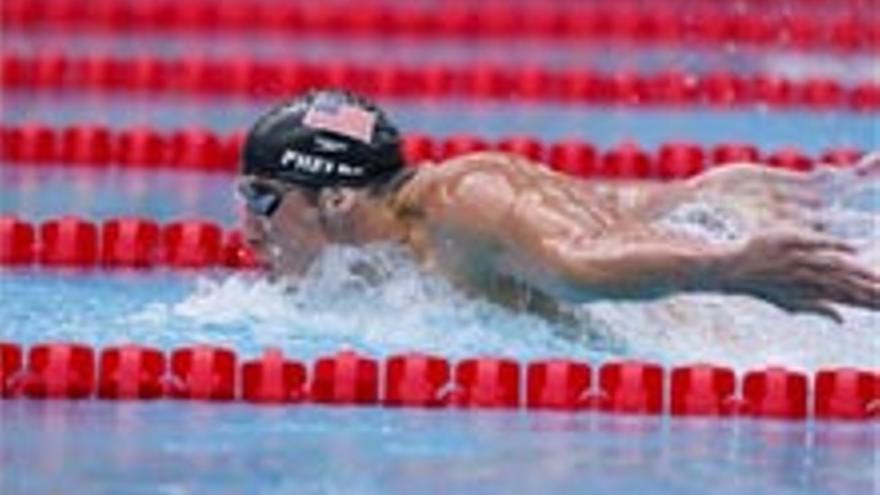 Phelps, salvado por los pelos