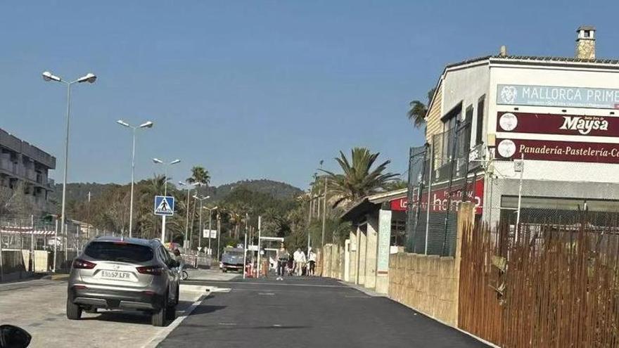 Keine Bäume, keine Bänke, dafür viel Asphalt: Heftige Kritik an der Umgestaltung der Avinguda Jaume I in Santa Ponça