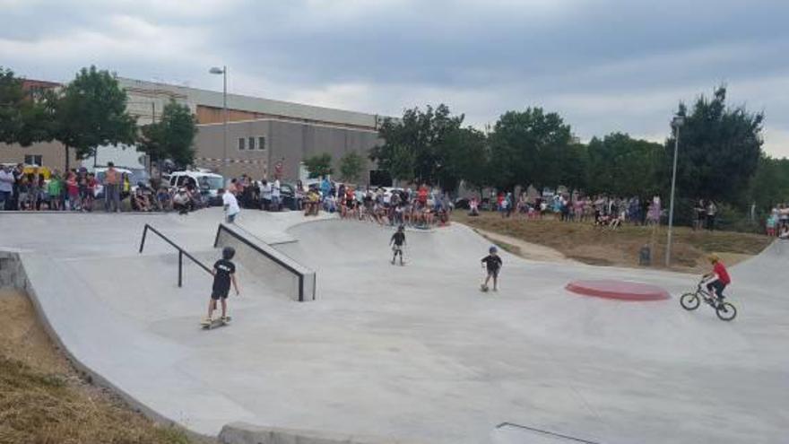 Ambient de l&#039;Skatepark de Malatosquer el dia de la inauguració.