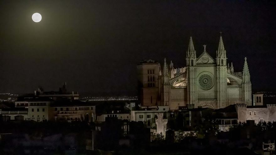 Así se ha visto la superluna de sangre sobre Mallorca